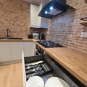 2 Bed Apartment, Near St Park, Free Parking Apartment Newcastle upon Tyne